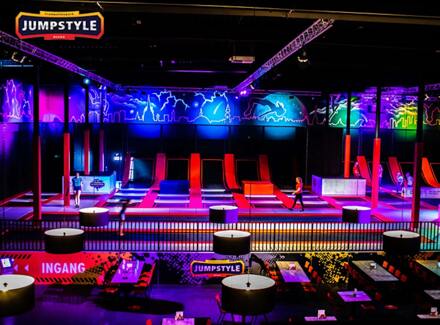 1 of 2 uur jumpen + evt. gripsokken, drankje en chips bij Jumpstyle Assen