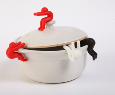 1 Pc Multifunctionele Voedsel Veilig Grade Siliconen Soeppan Deksel Anti-Overflow Lift Rack Kleine Mini Tiny Man Tool gadget zwart(1stk)