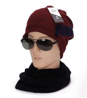1 Pcs Winter Hoeden Voor Mannen Thicken Brief Oor Bescherming Skullies Mutsen Gebreide Caps 6 Kleuren 8512 wijn rood