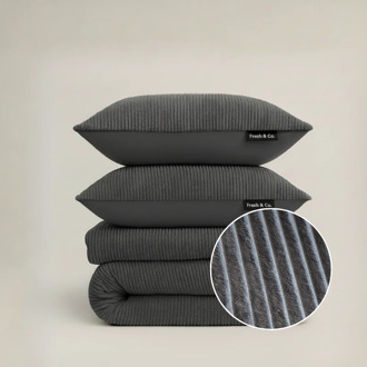 1+1 Gratis Dekbedovertrek Teddy Rib - Antraciet - Lits-Jumeaux (240x220 Cm) - Antraciet Microvezel Teddy - Strepen - Fresh And Co - Dekbed-Discounter.nl