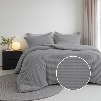 1+1 Gratis Dekbedovertrek Teddy Rib - Licht Grijs - Tweepersoons (200x200 Cm) - Grijs Microvezel Teddy - Strepen - Fresh And Co - Dekbed-Discounter.nl