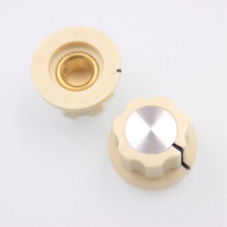1 Stuk Gitaar Effector Speaker Plastic Knop Volume Instelknop Diameter 20Mm Hoogte 12Mm Messing Gat 6.4Mm Beige