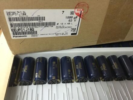 10 Pcs Matsushita Condensator Fc 63V1800UF 18X40MM Ultra Lage Interne Weerstand Elektrolytische Condensator Ce Fc 1800 Uf 63V Goud