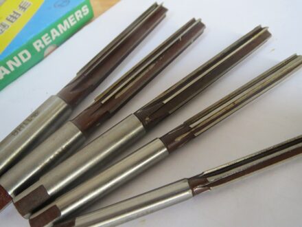 10 stks 6 Fluit Hand Reamer1.5 2 2.5 3 4 5 6 7 8 10mm gat metalen staal Core boor Ruimer roterende tool