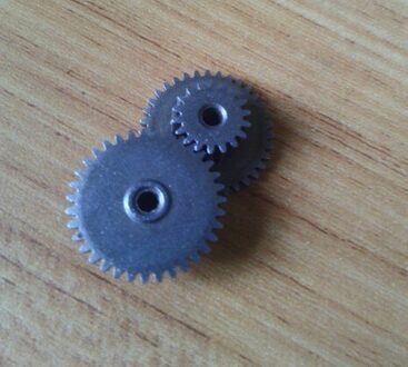 10 stks poedermetallurgie dual motor tandwiel 0.5 m gear 15-35 t 0.5 m (18 t) 0.5 m (35 t) 9.8 H 2.5mm R gat/Vleesmolen Onderdelen etc.