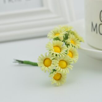 10 stks slik Mini daisy boeket Bruiloft decoratie Nep gerbera diy krans bonbondoos Handgemaakte materiaal Kunstmatige zonnebloem melk wit