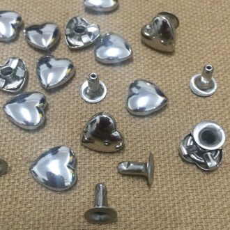 100 STKS 10 MM Zilveren Hart Studs Punk Spike Studs Spots Klinknagel DIY Zakken Riem Schoenen Portemonnee Craft Fit Voor DIY Gratis