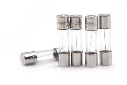 100 Stks/partij Glas Zekering Buis 0.5A 1A 3A 3.15A 5A 10A 15A 20A 5*20 Mm