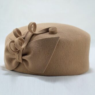 100% Wolvilt Baretten Vrouwen Party Bloem Formele Fedora Hoed Banket Grace Wollen Bunker Cap Mooie Tovenaar kameel