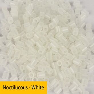 1000 Pcs 5 Mm 7 Kleur Lichtgevende Kralen Voor Kids Hama Kralen Lron Zekering Kralen Diy Puzzels kinderen Speelgoed Voor Puzzel Fluorescence wit