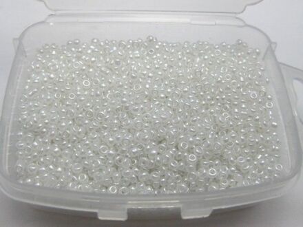 10000 Ceylon Parel Wit Glas Rocailles 1.5mm (12/0) + Opbergdoos