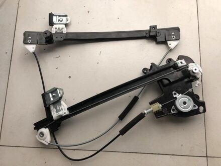 10033307 / 10033308 Venster Regulator Beugel Links Rechts Voor Achter Voor Chinese Saic Roewe 550 MG6 Auto Motor onderdelen achterkant rechtsaf