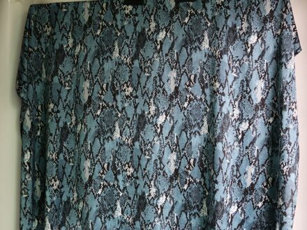 100Cm * 150Cm Afrika Snake Afdrukken 98% Polyester 2% Spandex Satijnen Stof Zachte Crêpe Charmeuse Haarband Textiel zachte grijs blauw