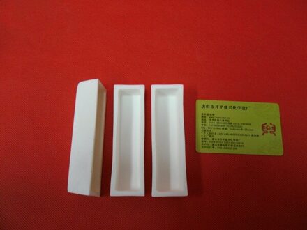 110x24x17mm 99.5% Al2O3 Hoge Zuiverheid en Thermische Vierkante Korund Smeltkroes/Alumina Keramische Boot