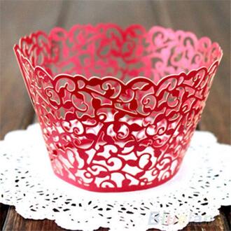 12 Stuks Holle Muffin Cupcake Paper Cups Bruiloft Verjaardag Baby Shower Filigraan Vine Cupcake Wrappers Wraps Gevallen rood