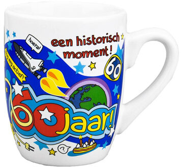 123 Kado koffiemokken Koffiemok/theebeker Hoera 60 jaar - 300 ml - 60e verjaardag - feestartikelen / leeftijd cadeau - feest mokken Multikleur