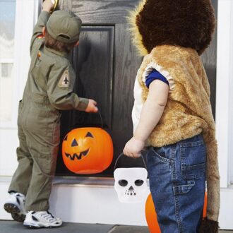 12Pcs Halloween Opslag Emmer Kostuum Bal Snoep Emmer Kids Candy Container Feestartikelen Zwart, wit (Vlam Vorm, Ghost Sh