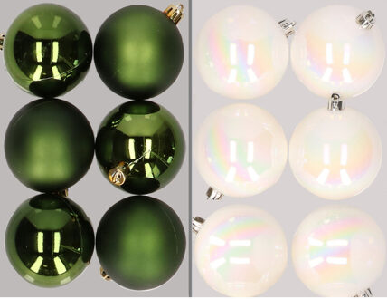 12x stuks kunststof kerstballen mix van donkergroen en parelmoer wit 8 cm