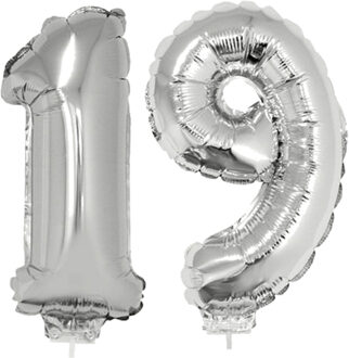 19 jaar leeftijd feestartikelen - versiering cijfers - ballonnen op stokje - van 41 cm - zilver