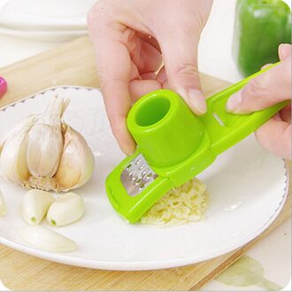1PC Multi Functionele Gember Knoflook Slijpen Rasp Schaafmachine Slicer Cutter Koken Tool Keukengerei Accessoires rood