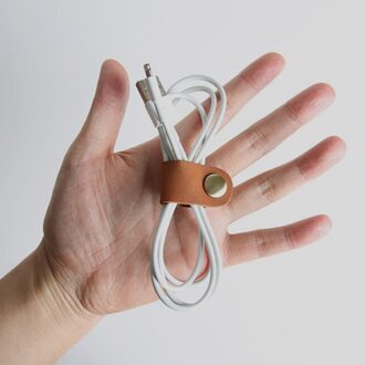 1Pcs Headset Koptelefoon Draad Draagbare Usb Kabel Koord Leer Winder Hoofdtelefoon Case Koreaanse Bureau Manager Rood