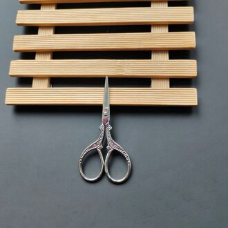 1Pcs Retro Borduurwerk Schaar Handwerk Craft Vintage Cross Europese Stof Schaar Stitch Diy Naaien Kleermaker Cutter zilver