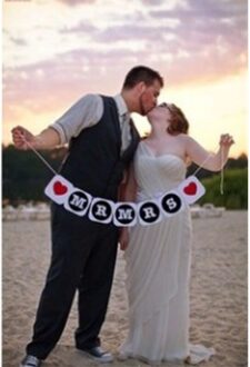 1Set Hart Letters Wedding Bunting Banner Feest Decoraties Photo Booth Props Wedding Party