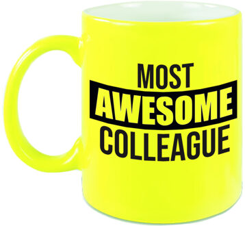 1x stuks collega cadeau mok / beker neon geel most awesome colleague - feest mokken