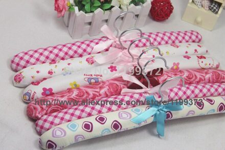 20 stks/partij spons zijde satijn shirt doek kleren blouse hangers/cartoon houten kleerhanger