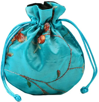 2020 New 1pc Traditional Silk Travel Pouch Classic Chinese Embroidery Jewelry Packaging Bag Organizer Handbags