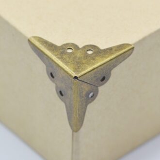 20Pcs Antieke Sieraden Doos Hoek Houten Case Hoek Protector Brons Tone Bloem Patroon Gesneden Metalen Home Decor Ambachten 18mm x18mm x25mm