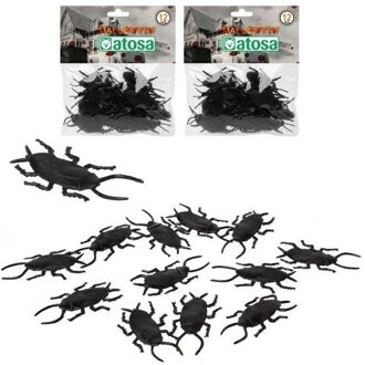 24x Horror decoratie kakkerlakken van plastic 6 cm - Halloween tafel strooi kakkerlakken 24 stuks
