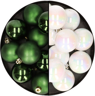 24x stuks kunststof kerstballen mix van parelmoer wit en donkergroen 6 cm - Kerstbal