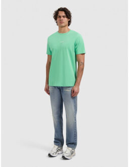 26010102 52 essential logo t-shirt Groen