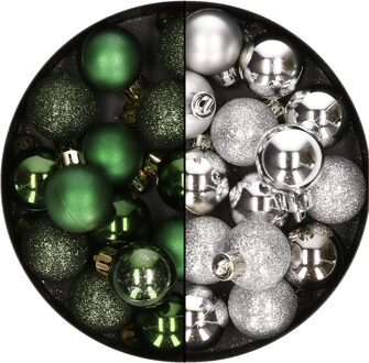 28x stuks kleine kunststof kerstballen zilver en dennengroen 3 cm