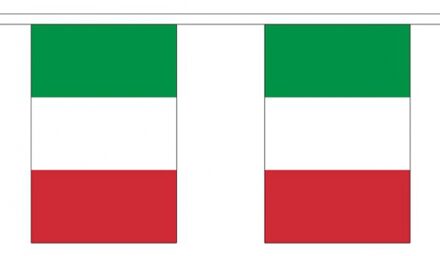 2x Buiten vlaggenlijn Italie 3 meter - Italiaanse vlag - Supporter feestartikelen - Landen decoratie en versieringen