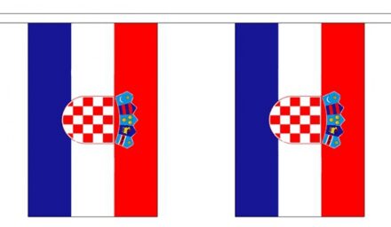 2x Buiten vlaggenlijn Kroatie 3 meter - Kroatische vlag - Supporter feestartikelen - Landen decoratie en versieringen