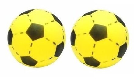 2x Foam softbal voetbal geel 20 cm - Zachte schuimrubberen speelgoed voetballen