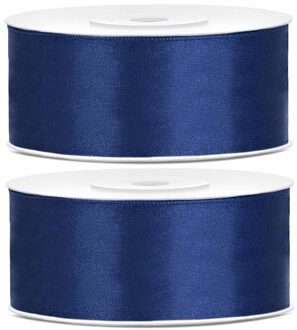 2x Hobby/decoratie donkerblauwe satijnen sierlinten 2,5 cm/25 mm x 25 meter - Cadeaulinten satijnlinten/ribbons - Donkerblauwe linten - Hobbymateriaal benodigdheden - Verpakkingsmaterialen