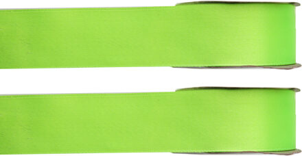 2x Lime groen satijnlint rollen 1,5 cm x 25 meter cadeaulint verpakkingsmateriaal - Cadeaulinten