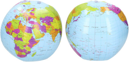 2x Opblaasbare strandballen wereldbol 27 cm