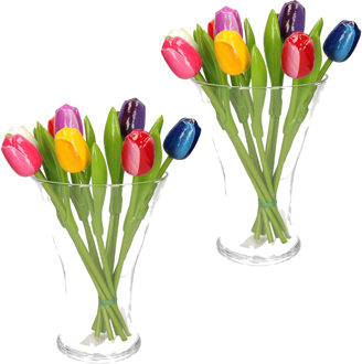 2x Set van bos houten tulpen boeket 34 cm in glazen vaas 25 cm