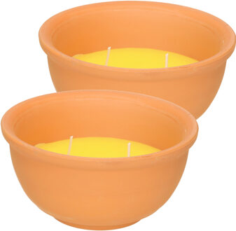 2x Stuks anti muggen citronella kaars in terracotta pot 13 cm - Waxinelichtjes Geel