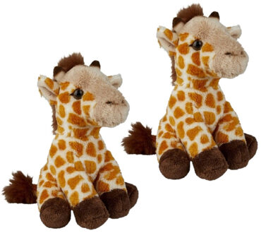 2x stuks pluche gevlekte giraffe knuffel 15 cm speelgoed - Knuffeldier Bruin