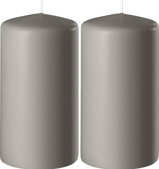 2x Zandgrijze cilinderkaarsen/stompkaarsen 6 x 8 cm 27 branduren - Stompkaarsen Grijs