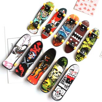3 stks/partij Mini Vinger Skateboard Toets Speelgoed Voors & Nadelen Patronen Plastic Modieuze Vinger Scooter Skate Boarding