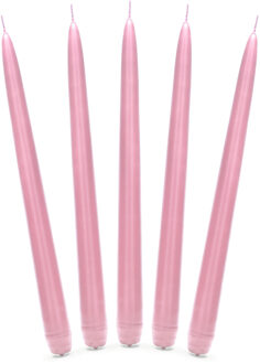 30x stuks Dinerkaarsen licht roze 24 cm - 5 Branduren - Kandelaar kaarsen