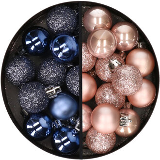 34x stuks kunststof kerstballen donkerblauw en lichtroze 3 cm