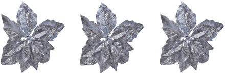 3x stuks decoratie bloemen kerstster zilver glitter op clip 23 cm - Kunstbloemen Zilverkleurig