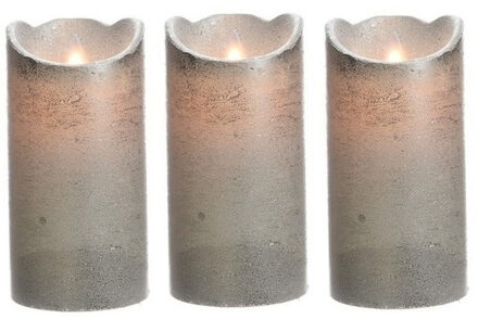3x Zilveren LED kaarsen/stompkaarsen 15 cm flakkerend - Action products